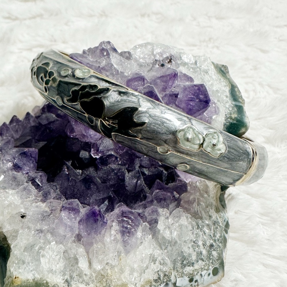 Floral Design Enamel Hinge Bangle Bracelet